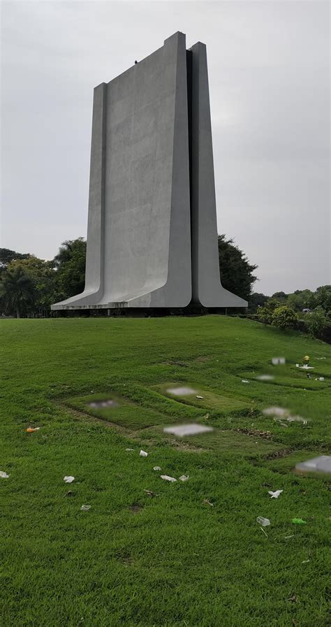 Manila Memorial Park Philippines .